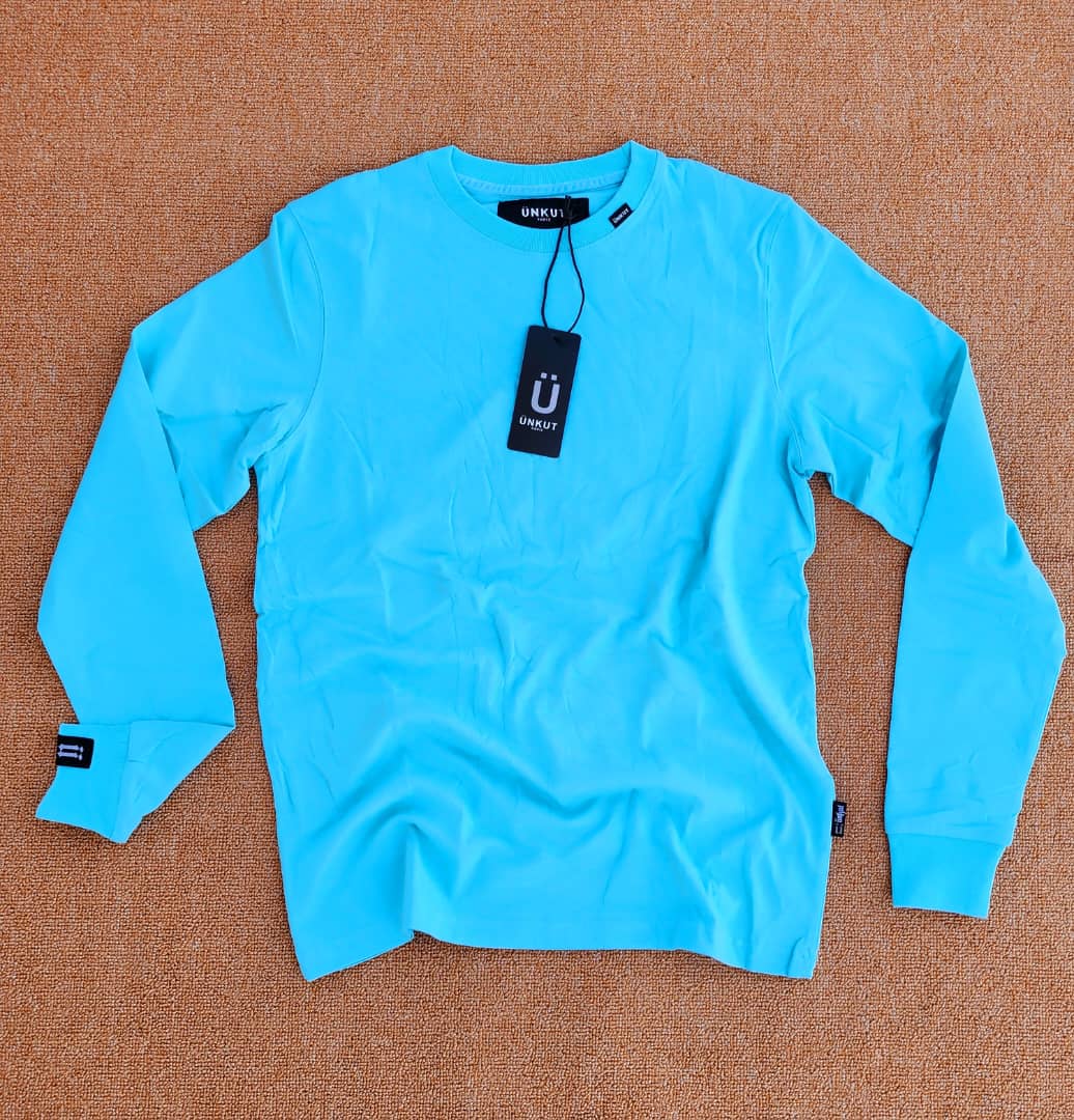 T shirts for ladies and gentlemen with round neck and long sleeve unisex sweat shirts