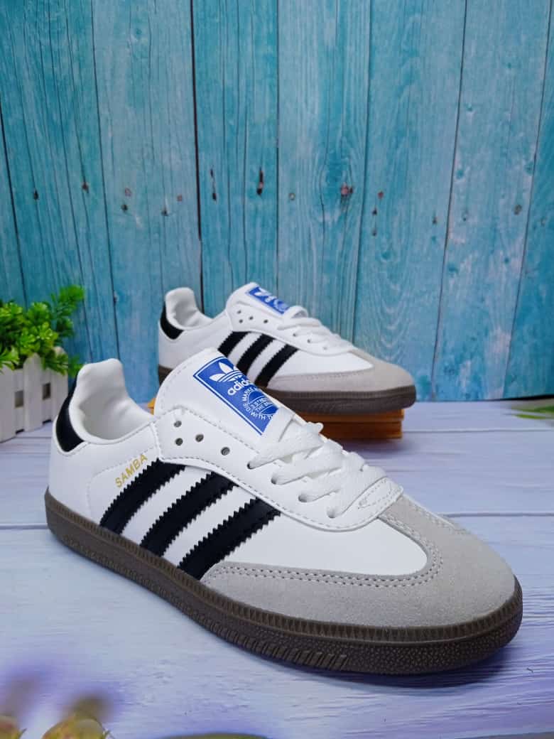 stylish, fashionable ComfortableSneakers for men, gentlemen gents, women /ladies unisex, casual, smart sneakers