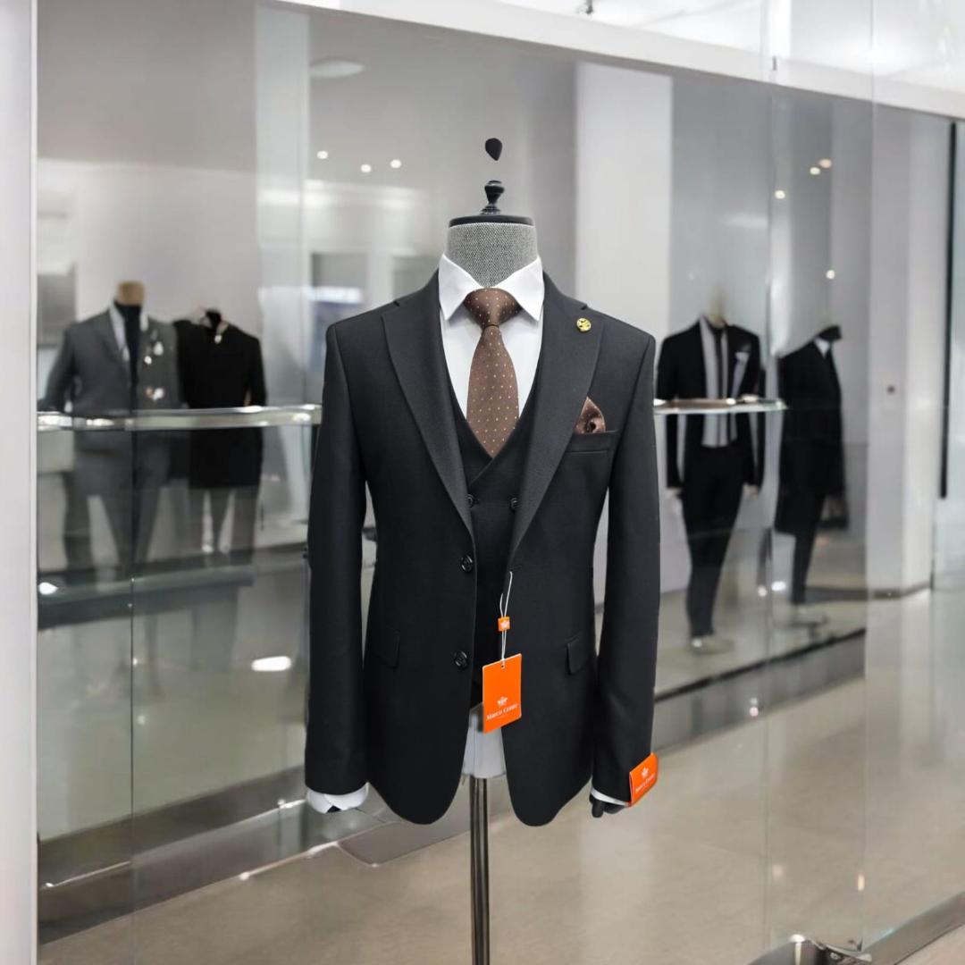 Mens  Suits, Elegant Design with Modern Fit and Comfortable Fabric for Gentlemen ,Formal Suit and Office Suit
