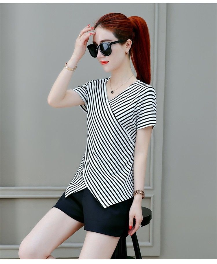 Korean plus size T-shirt new loose slimming V-neck striped short sleeved women's summer fashion trend top
