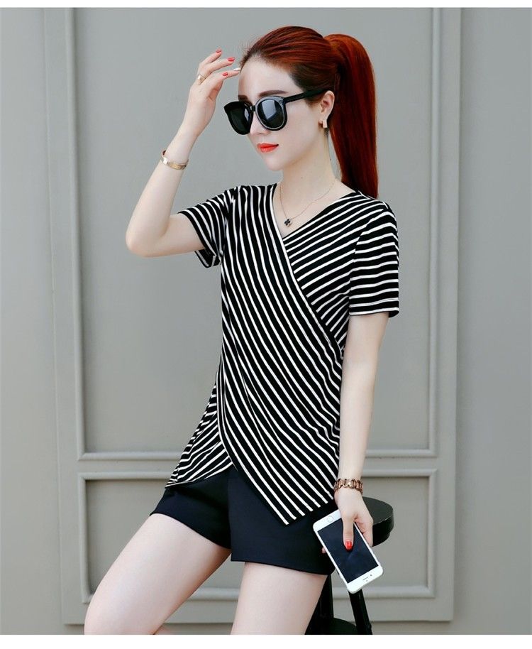 Korean plus size T-shirt new loose slimming V-neck striped short sleeved women's summer fashion trend top