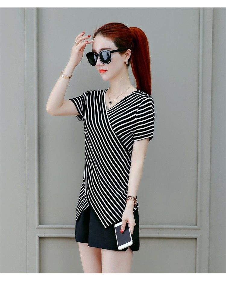 Korean plus size T-shirt new loose slimming V-neck striped short sleeved women's summer fashion trend top