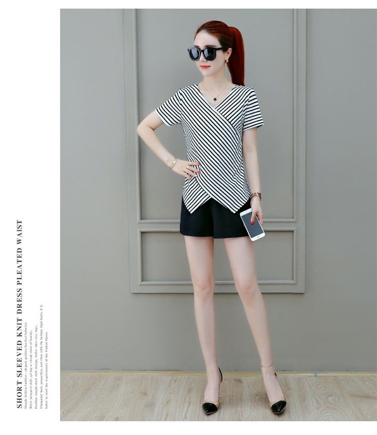 Korean plus size T-shirt new loose slimming V-neck striped short sleeved women's summer fashion trend top