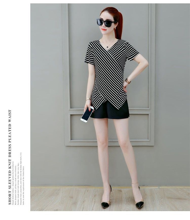 Korean plus size T-shirt new loose slimming V-neck striped short sleeved women's summer fashion trend top