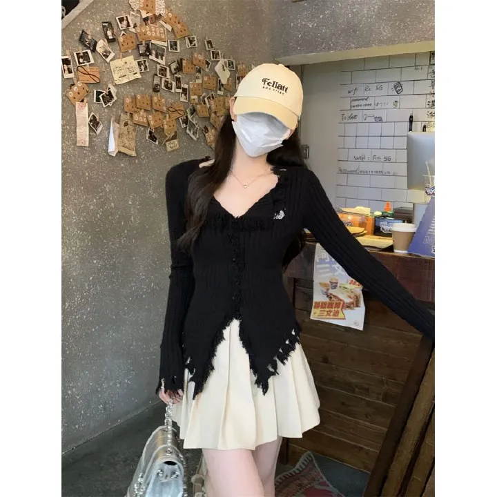 Pure desire style design, fringed V-neck sweater, women's autumn and winter new style, slim fit and slimming, niche and unique