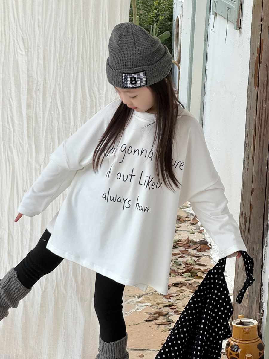 Girls' autumn and winter new Korean version letter print long T children's loose slit medium long base