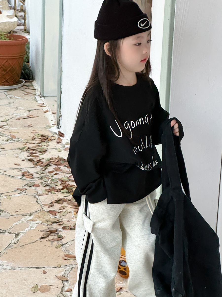 Girls' autumn and winter new Korean version letter print long T children's loose slit medium long base