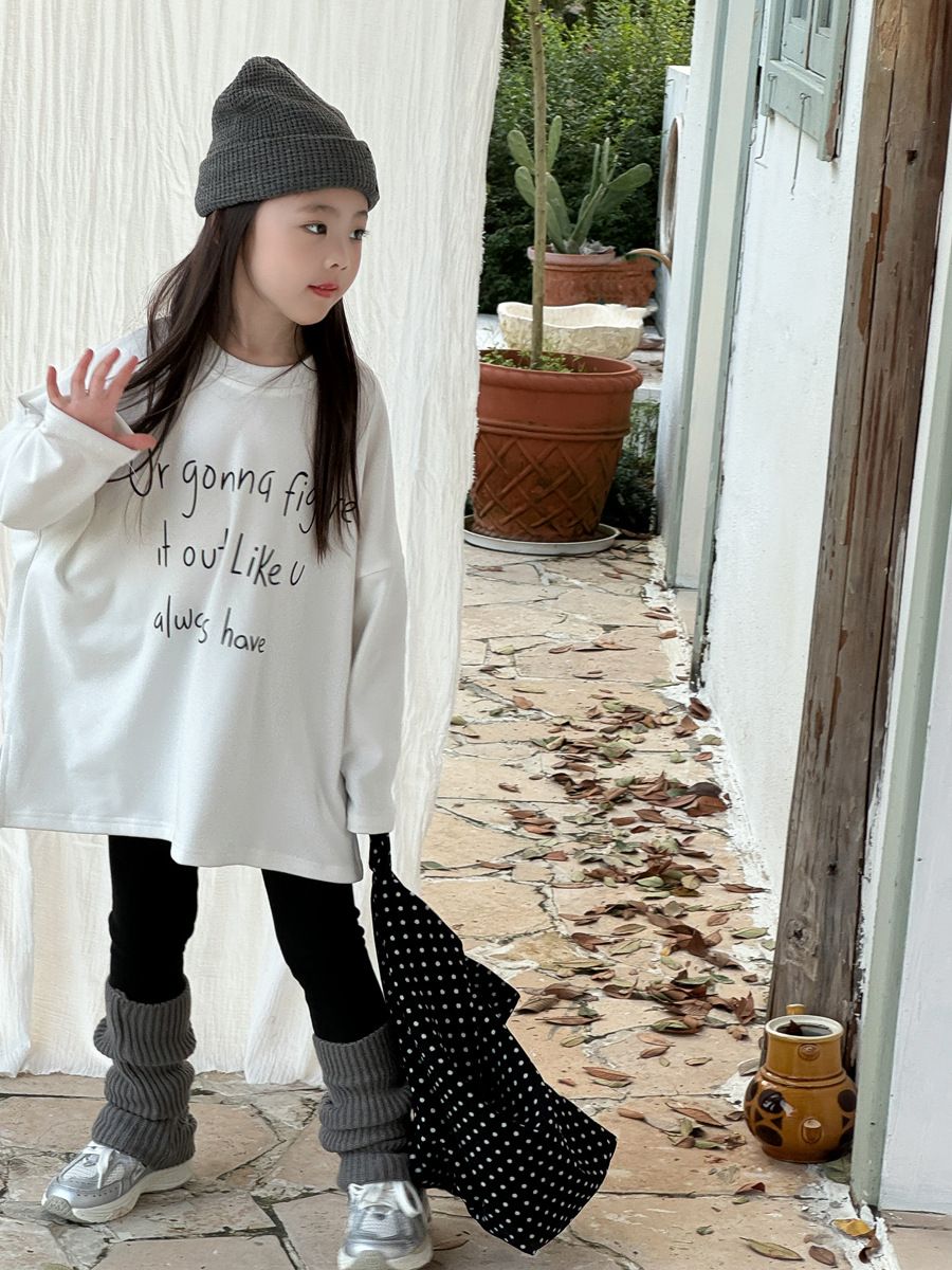 Girls' autumn and winter new Korean version letter print long T children's loose slit medium long base