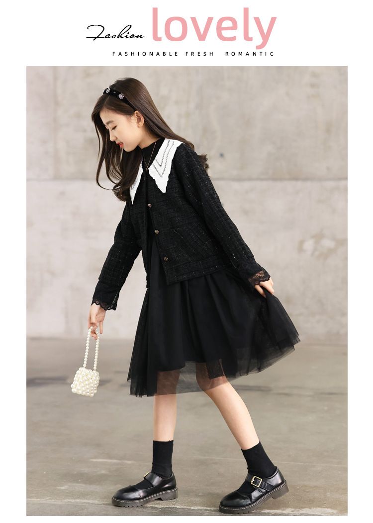 New girls' dress for spring and autumn, with a base of fluffy gauze skirt and long sleeves for children