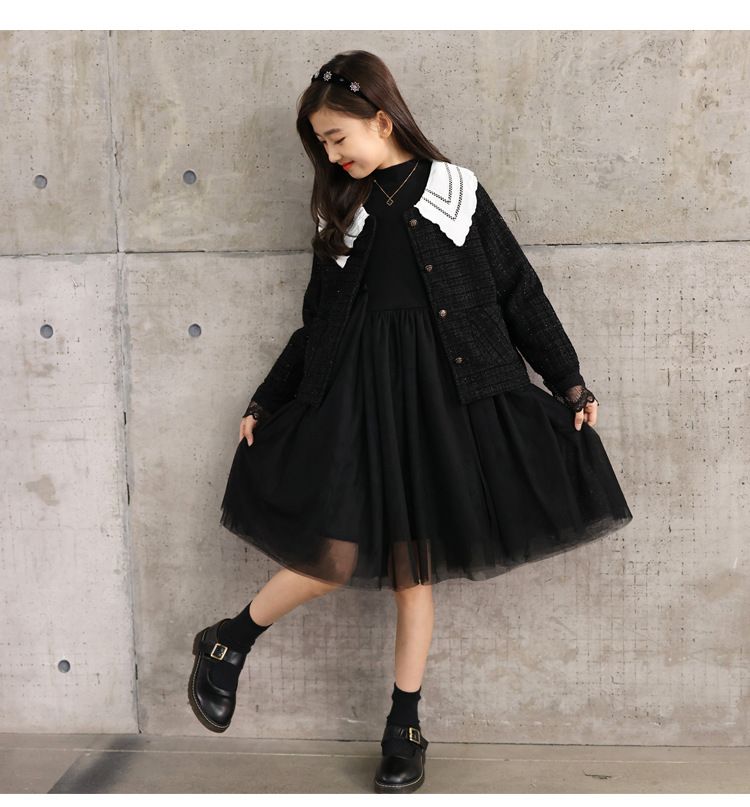 New girls' dress for spring and autumn, with a base of fluffy gauze skirt and long sleeves for children
