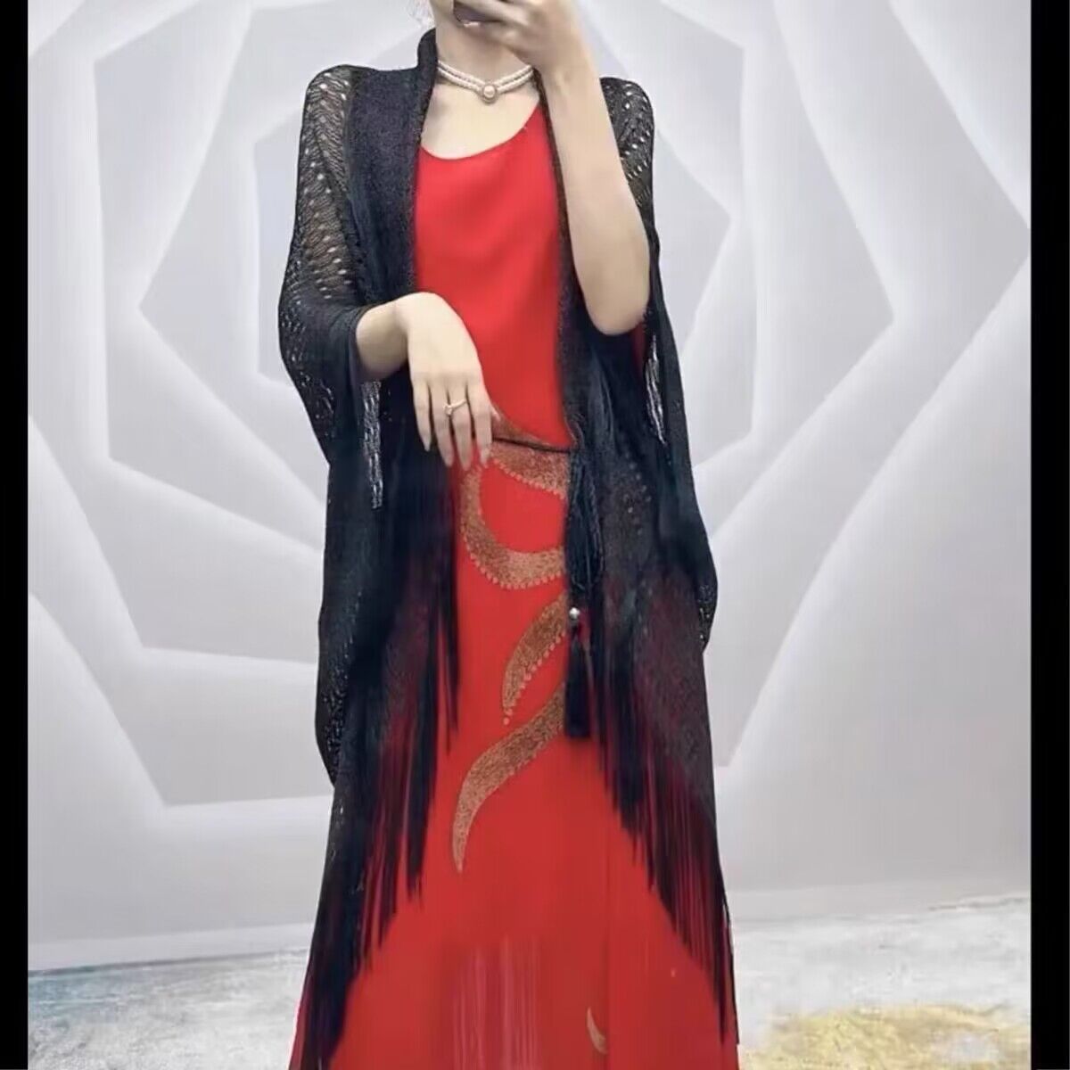 Gold and silver wire hollow tassel shawl for women's outdoor wear, summer thin fashion sunscreen ice silk cardigan