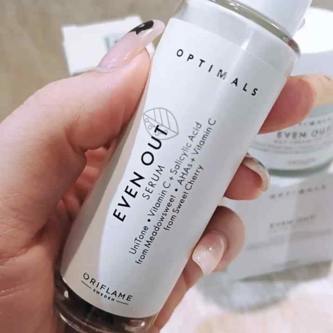ORIFLAME OPTIMALS EVEN OUT SET FOR MATURE SKIN ABOVE AGE OF 30 FORMULATED WITHVitamin C & Salicylic Acid from Meadowsweet to reduce skin discolouration and prevent the appearance of dark spots for a f