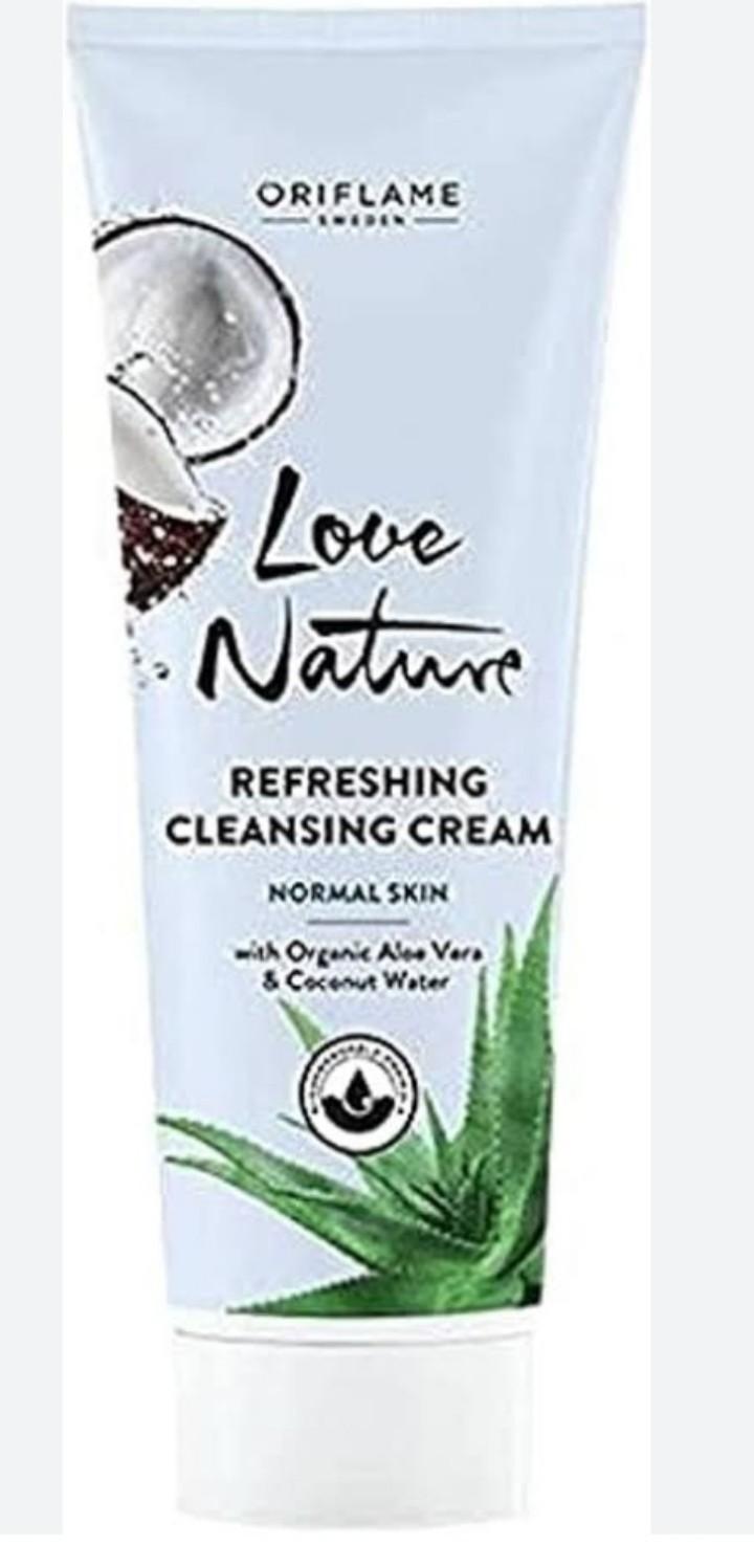 Oriflame Love Nature Refreshing Skin set that contain Cleanser,Toner,2 in 1 mask and day cream for a Normal skin for any age.Ingredients are aloe Vera and coconut water for a good looking younger skin