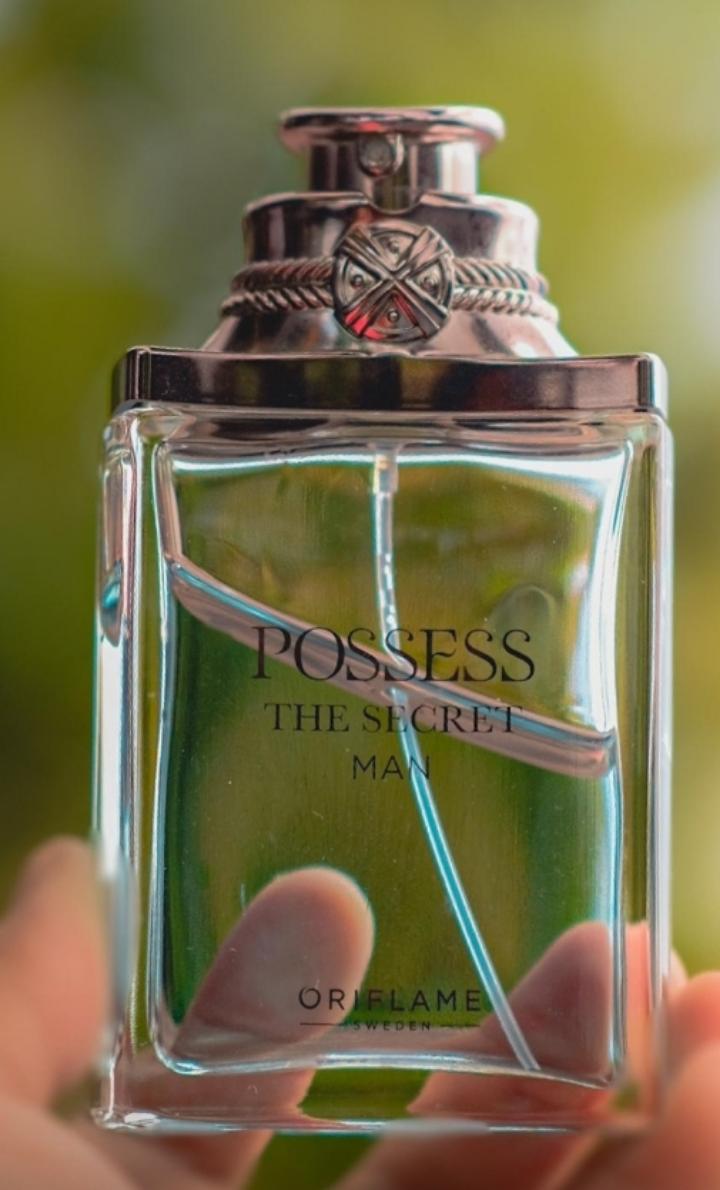 ORIFLAME POSSESS THE SECRET MAN PERFUME FOR MEN.Your Epic Secret of Attraction, bold confident and like no other this delightful scent will reveal your character wear it proudly and reveal woody notes