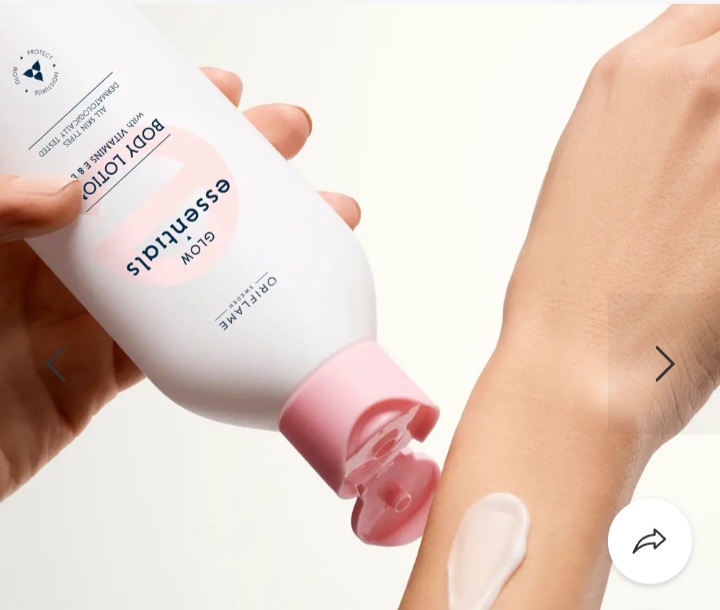 Glow Essentials Body Lotion with Vitamins E & B3 is a body lotion designed to moisturise, protect and provide glowing skin. With Vitamin B3 that helps to even out skin tone and antioxidant Vitamin E.