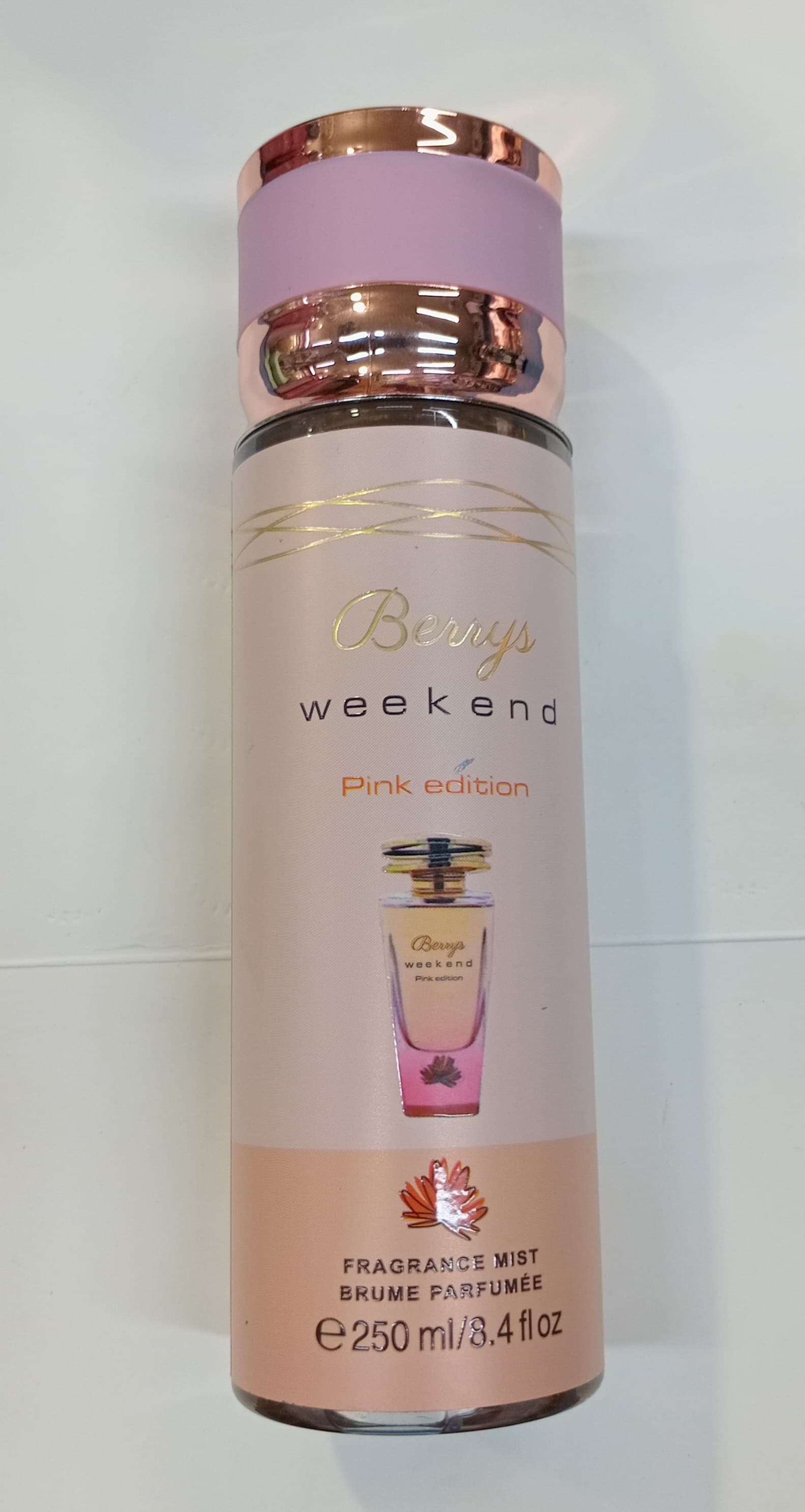 Berry's Weekend Pink Edition Fragrance Mist Brume Parfumee 250ml/8.4 fl oz Berries Weekend Pink Edition Offers a Sweet and Fruity Scent