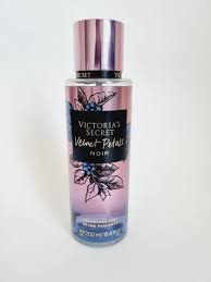 Victoria's Secret Velvet Petals Noir Fragrance Mist 250ml Victoria's Secret Velvet Petals Noir Perfumed Body Splash Floral-fruity-gourmand Fragrance