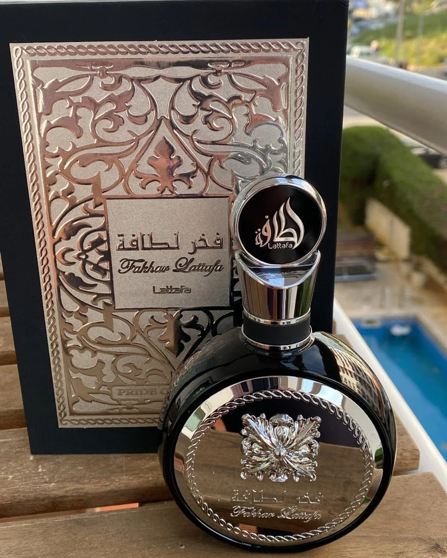 Fakhar Black EDP 100ml Perfume By Lattafa Fakhar Black For Men Eau De Parfum An Aromatic Fougere Men's Fragrance