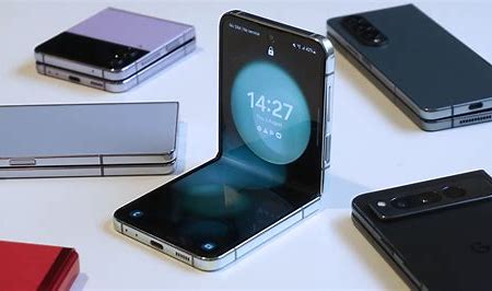 NEW SAMSUNG GALAXY Z FLIP 6 12GB RAM 256GB STORAGE 2 MONTHS WARRANTY FOR AFRICA