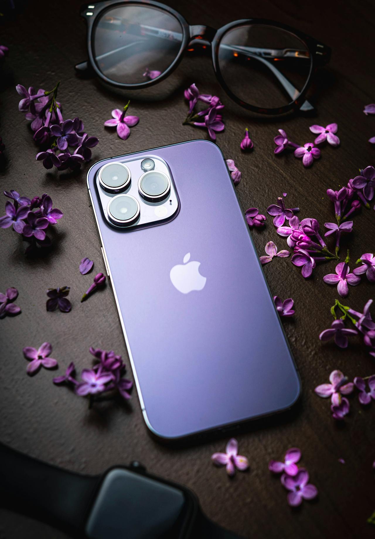 NEW IPHONE 16 PRO 512GB STORAGE 6.3 DISPLAY MAIN CAMERA 48MP SELFIE CAMERA 12MP 5G NETWORK Nano-SIM, eSIM,Wi-fi 7