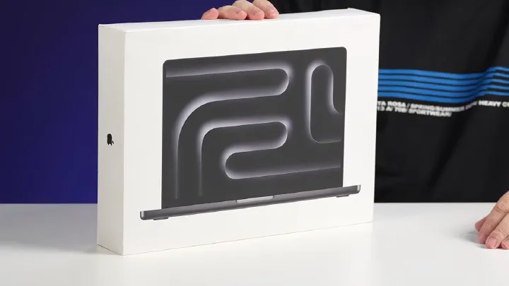 NEW MACBOOK PRO M4 14NCH SCREEN DISPLAY 24GB RAM 512GB STORAGE 1 YEAR WARRANTY