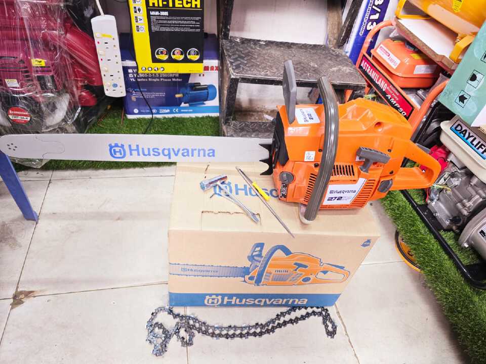 Husqvarna Commercial Power Chain Saw 272XP Chain Saw