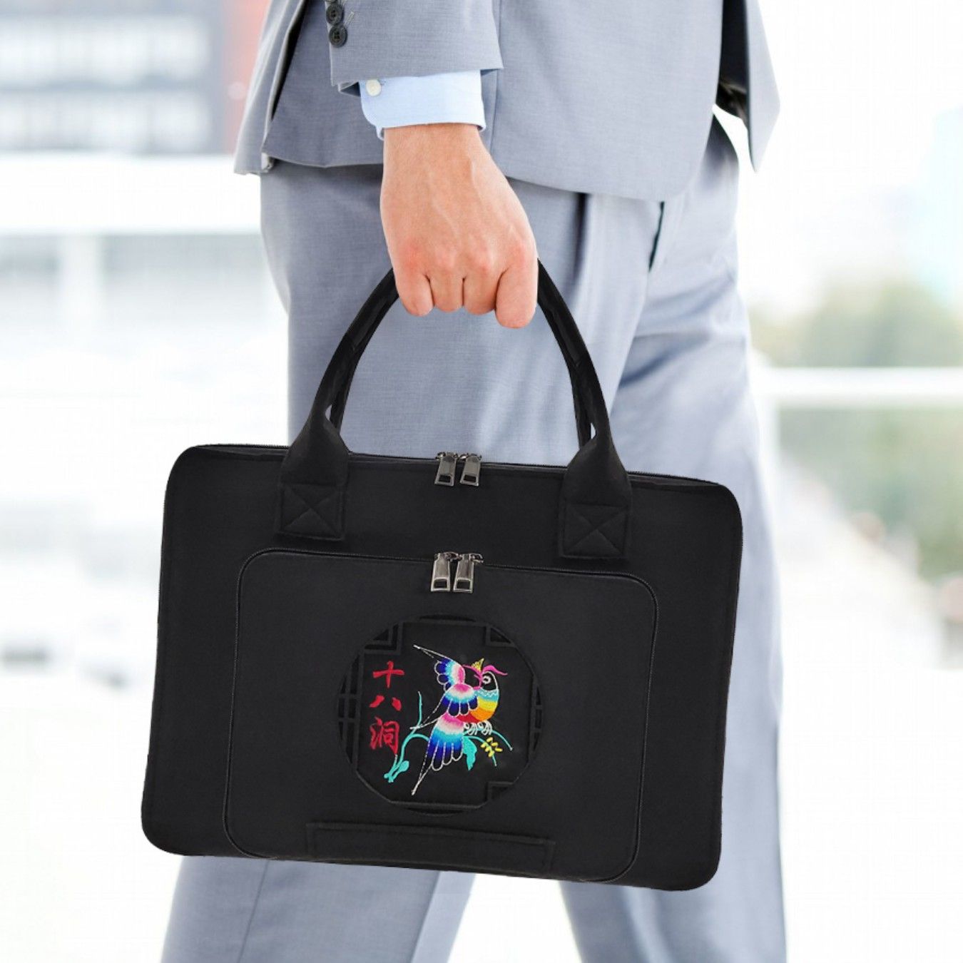 1 embroidered briefcase, black, Chinese classical European and American style, felt fabric, suitable for business offices, file bags, information bags, handbags, computer bags, Ciaoxiangxi
