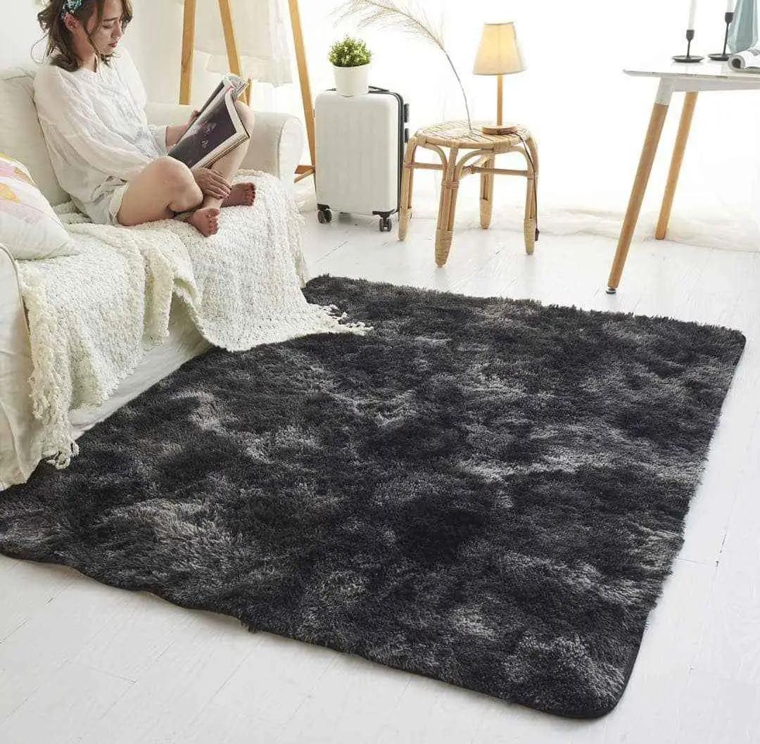 Carpet patches 5x8 This woolen shag rug in cotton Fluffy material and a thick surface is the ideal carpet for your home that will give you value for your money. It is very soft for a warm and cozy liv