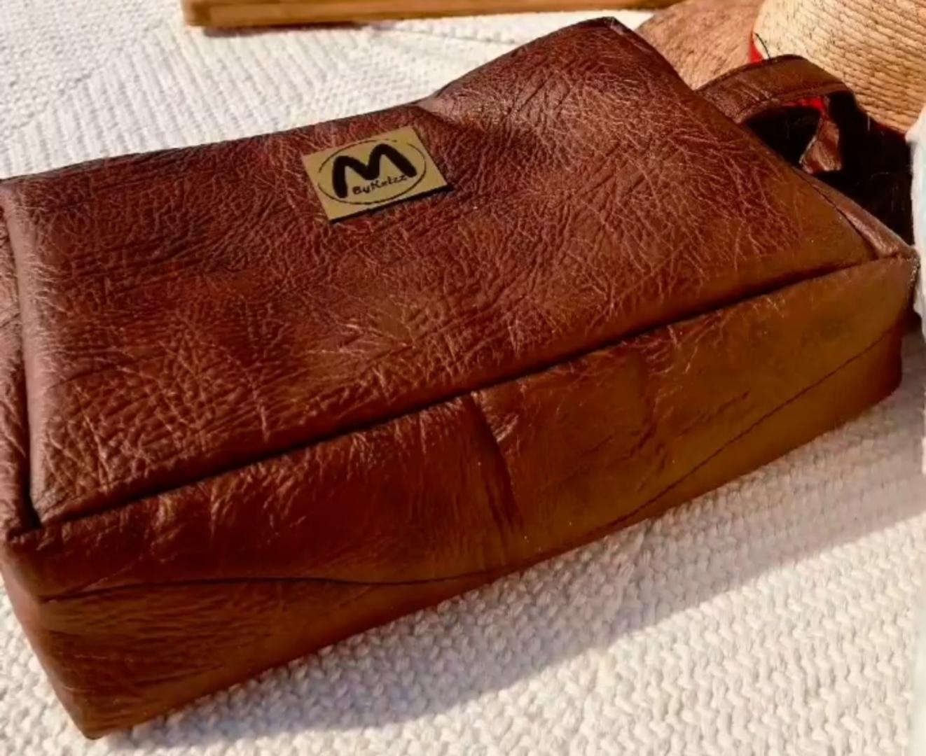 Premium Pure Leather Washbag - stylish and Waterproof Toiletry Bag for Travel and daily use