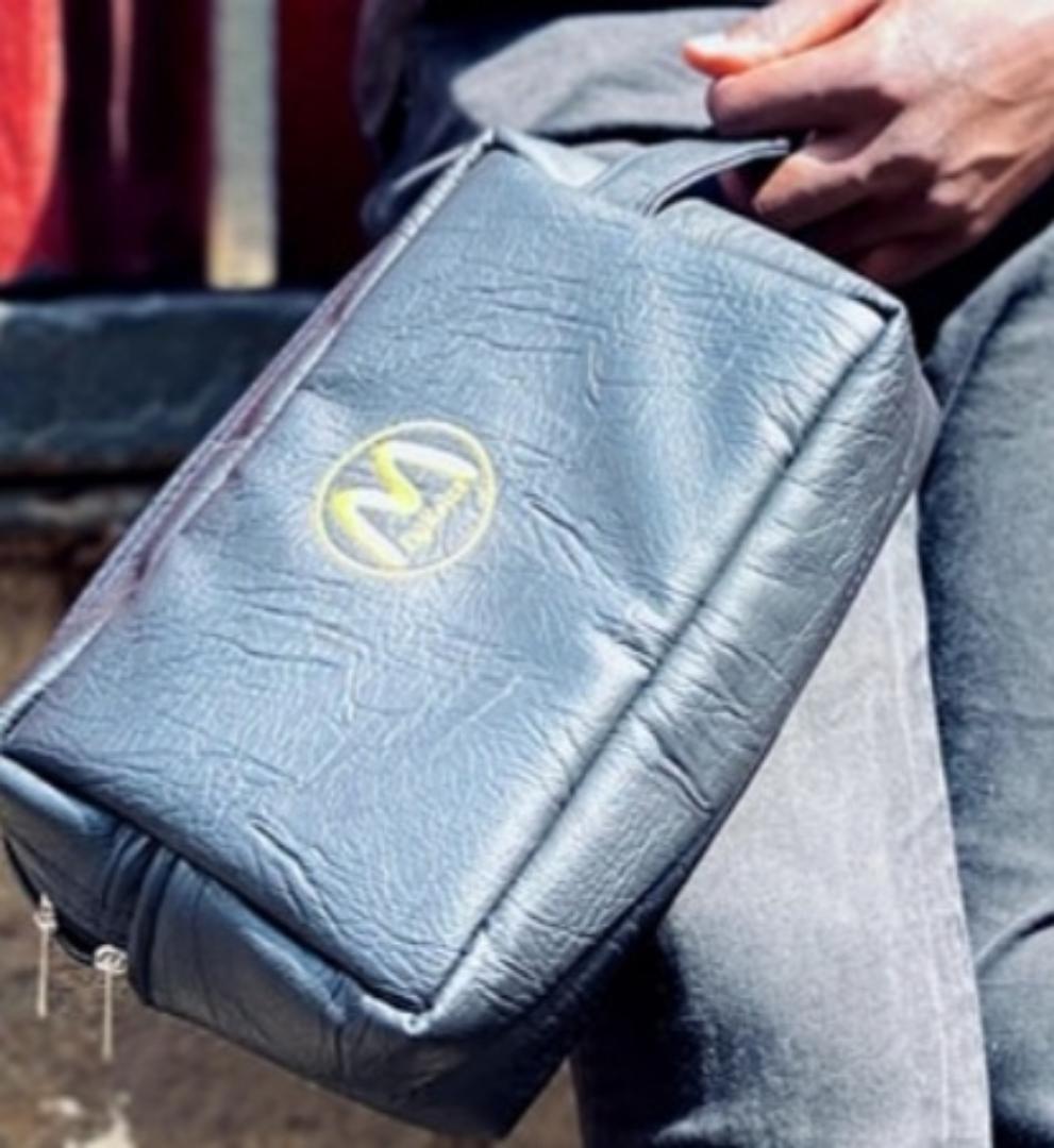 Premium Pure Leather Washbag - stylish and Waterproof Toiletry Bag for Travel and daily use