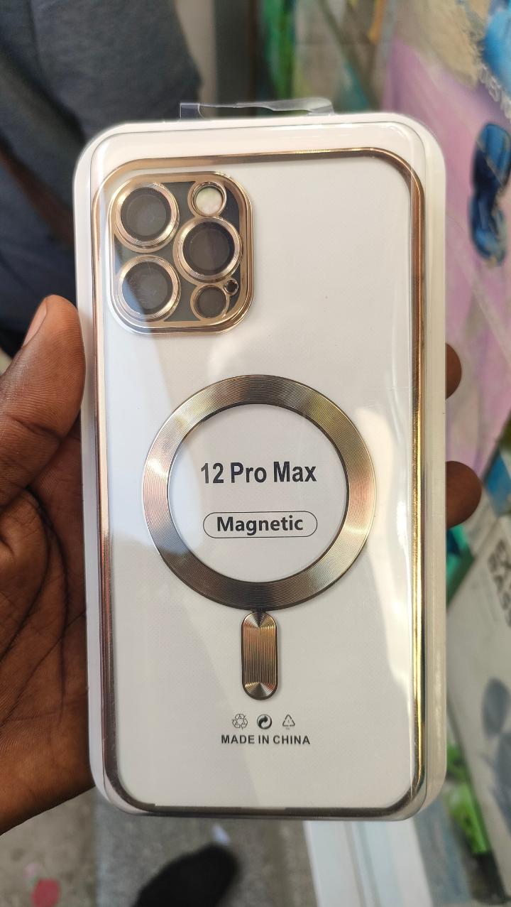 IPhone 12 pro max magsafe cover