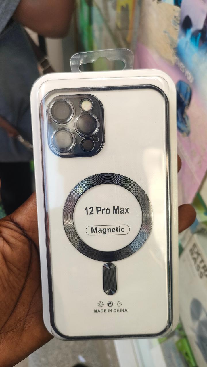 IPhone 12 pro max magsafe cover