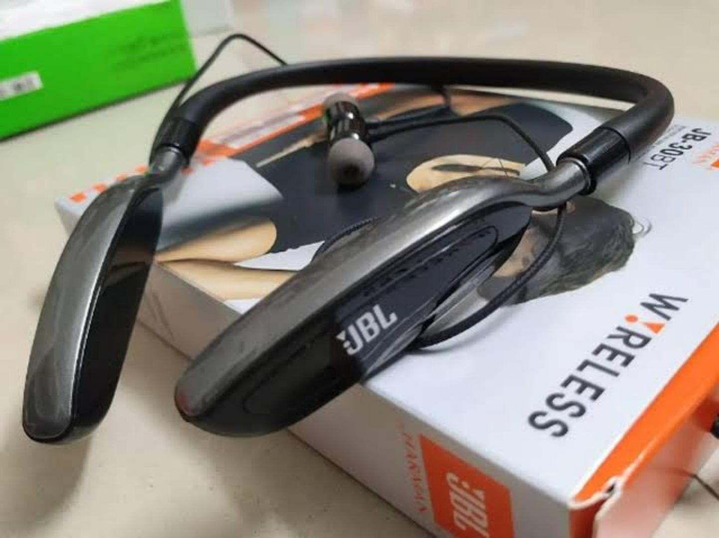 Jbl jb-30 bluetooth earphones