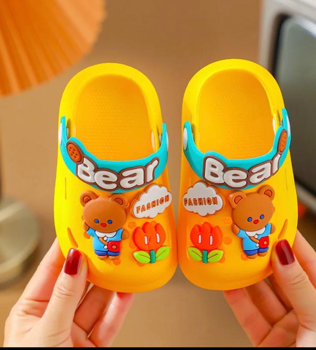 Comfortable Kids Sandals, Fashionable clogs, shoes