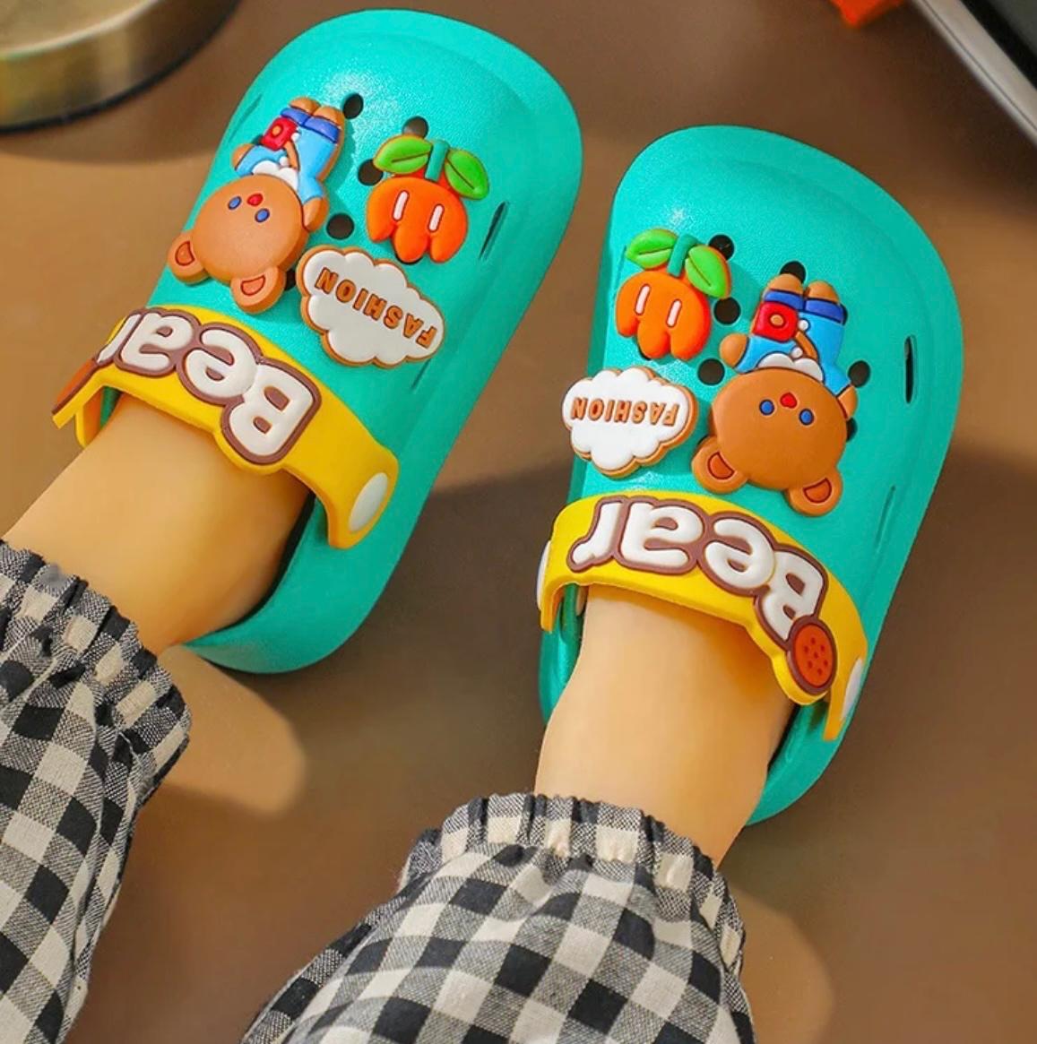 Comfortable Kids Sandals, Fashionable clogs, shoes