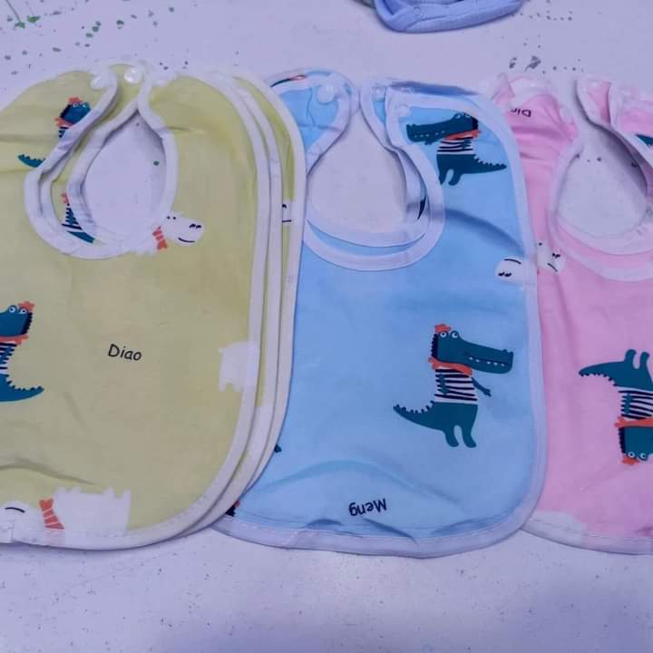 Fashion 6PCs Adorable Feed Wear Newborn Baby Feeder Bibs