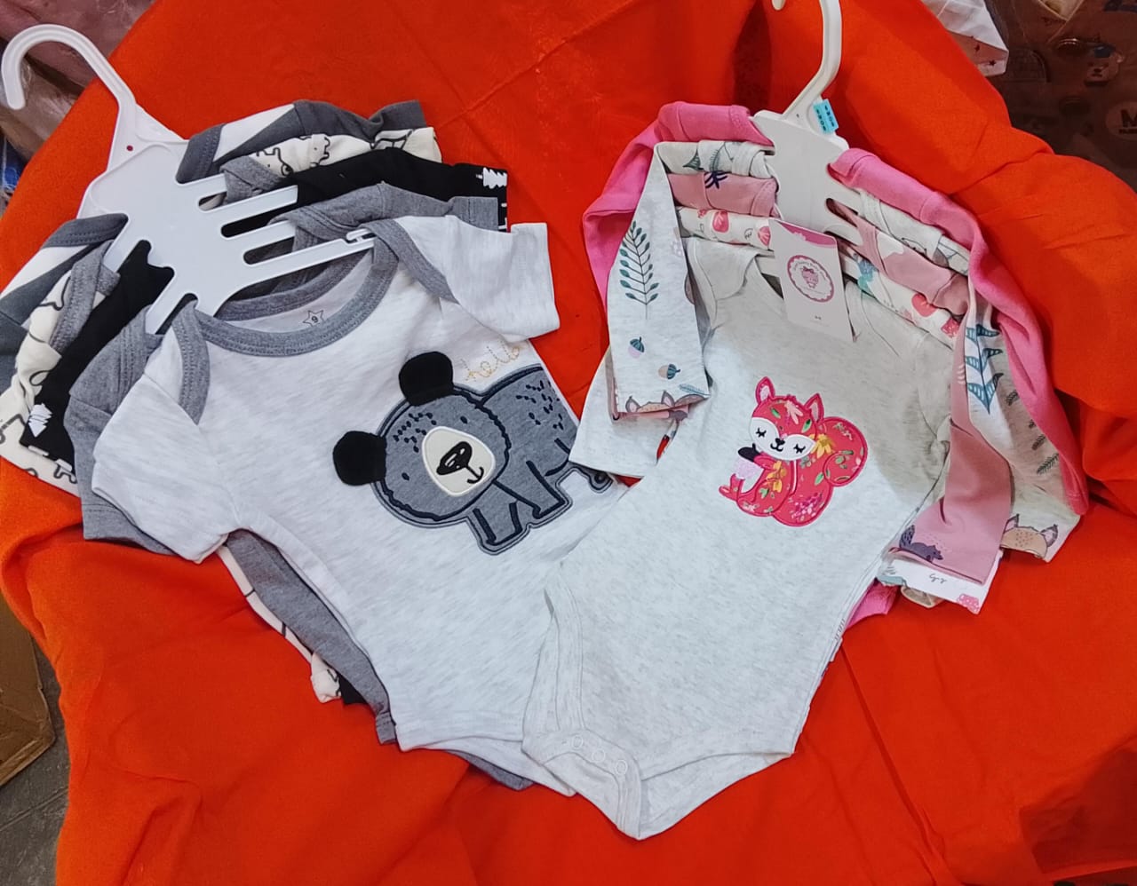 Onesies 5 Pieces Baby Bodysuits/Baby Onesies/Sleepsuit/Romper- Multicolores
