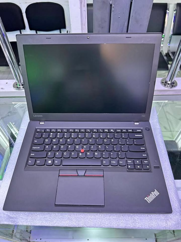 Special Offer Refurbished Lenovo ThinkPad T460 Laptop Intel Core i5 with 8GB RAM 256GB SSD 14'' Inch Refurb
Lenovo ThinkPad T460, this is a great  8GB 256GB SSD 14" Inch Windows 10 Professional Laptop