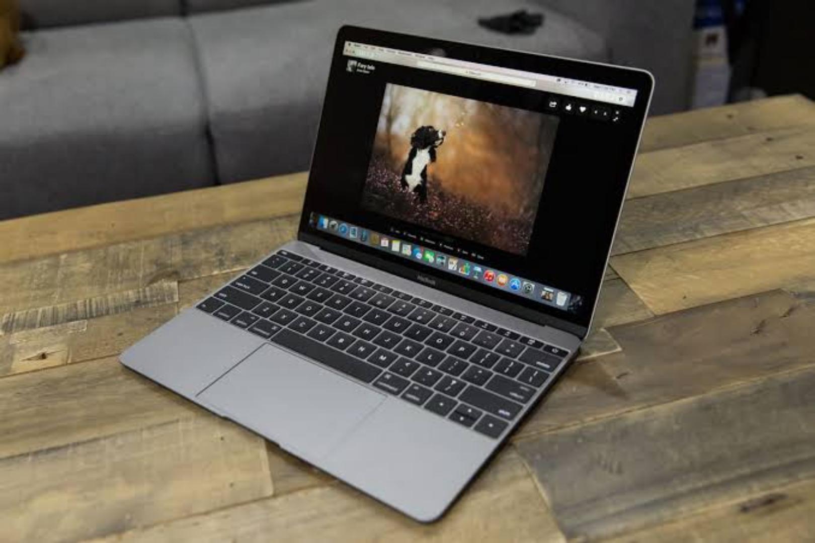 Macbook pro 2015 core i5 16gb 256GB rom  The MacBook pro 2015 Core i5 8GB RAM 256GB SSD 13.3" is a versatile, lightweight laptop that offers a powerful performance in a sleek, portable design. Whether