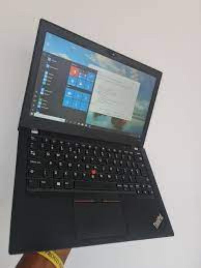 LENOVO THINKPAD X280 INTEL CORE i5 8GB RAM  256GB SSD 8th Generation 12.5 INCH  HD TOUCH SCREEN WINDOWS 10