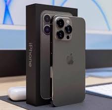New IPHONE 13 PRO MAX IN GOLD WITH 256GB OF STORAGE. A 6.7-INCH SUPER RETINA XDR DISPLAY A PERFECTLY WORKING FACEID AND TRUETONE ENABLED 100% BATTERY CAPACITY iPhone 13 Pro Max comes with fast charger