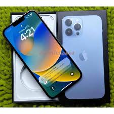 New IPHONE 13 PRO MAX IN GOLD WITH 256GB OF STORAGE. A 6.7-INCH SUPER RETINA XDR DISPLAY A PERFECTLY WORKING FACEID AND TRUETONE ENABLED 100% BATTERY CAPACITY iPhone 13 Pro Max comes with fast charger