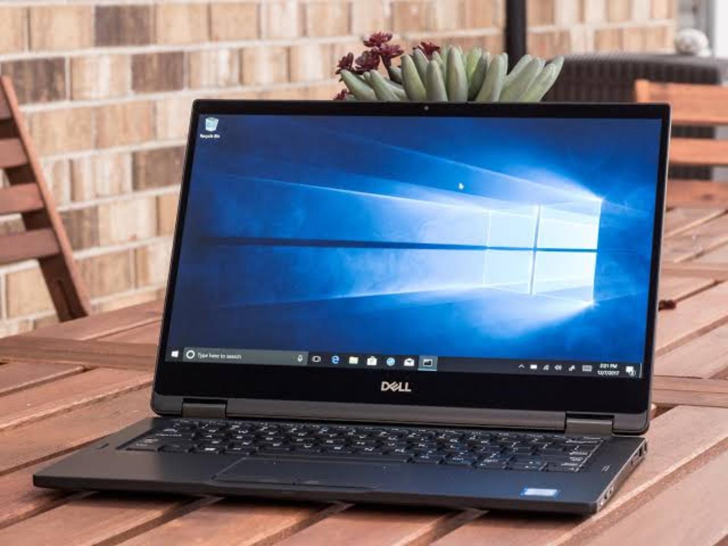 Dell 7389 X360 Core i7 touchscreen  laptop 2.6GHz 13.3 inches FHD 8GB 256GB SSD Laptop