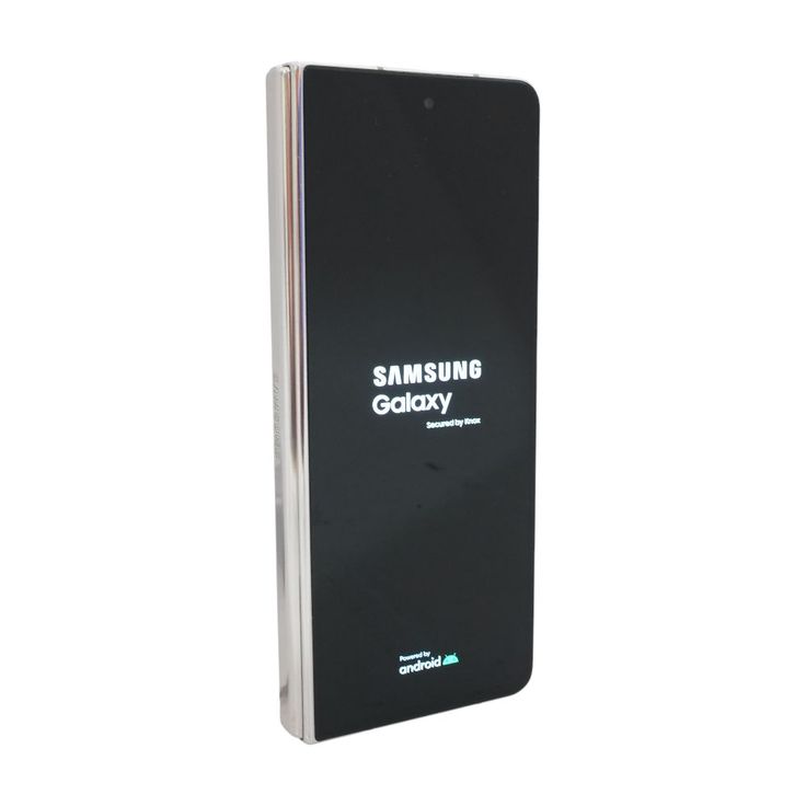 The Galaxy Z Fold 4 is powered by the latest Snapdragon 8+ Gen 1 processor with Adreno 670 GPU. The phone has 12GB RAM with either 256 GB or 512GB of internal storage and all this is powered by a 4400