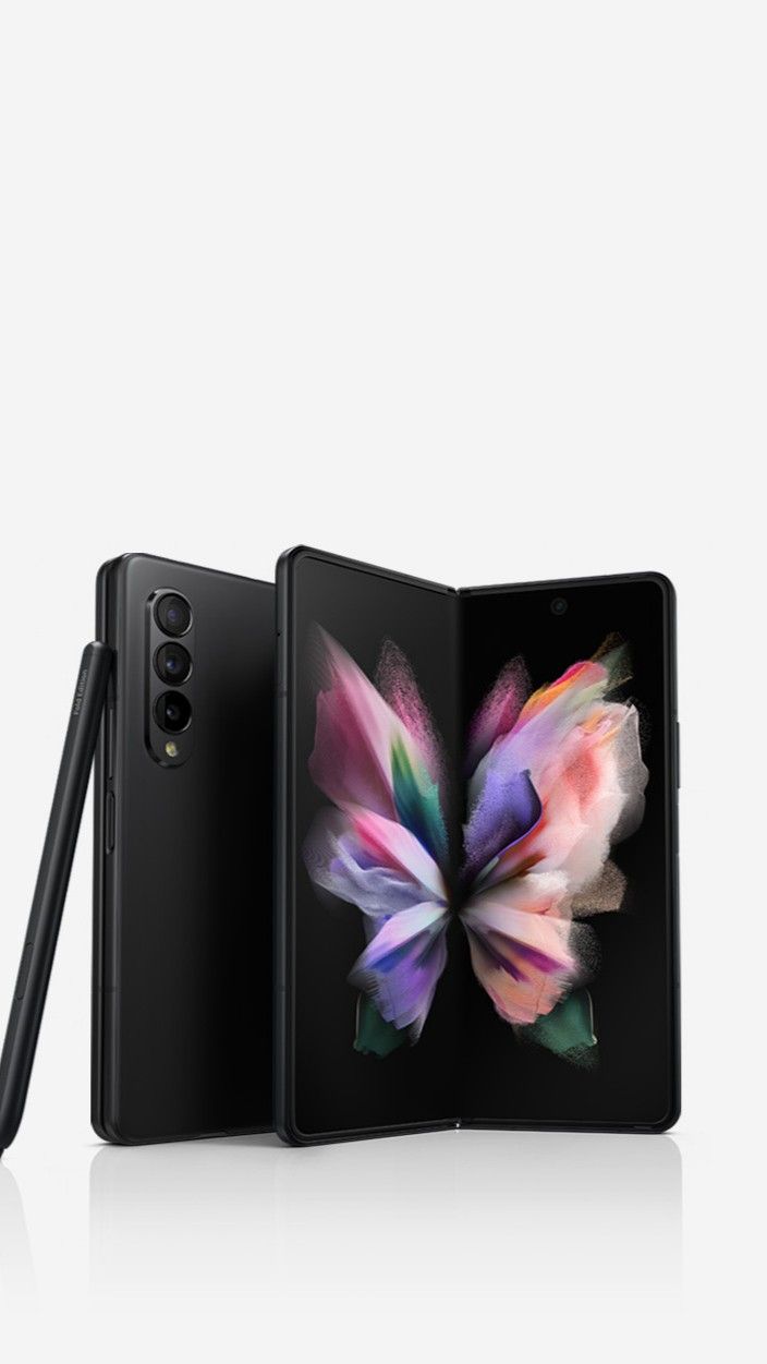 The Galaxy Z Fold 3 is powered by the latest Snapdragon 8+ Gen 1 processor with Adreno 670 GPU. The phone has 12GB RAM with either 256 GB or 512GB of internal storage and all this is powered by a 4400