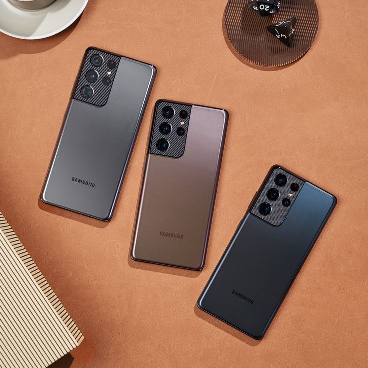 Samsung Galaxy S21 Ultra 12/256GB BLACK 6.2-inch Dynamic AMOLED 2X display
256GB storage
Snapdragon 8 Gen 1 processor
Quad-camera system: 108MP Wide, 12MP Ultrawide,EX UK