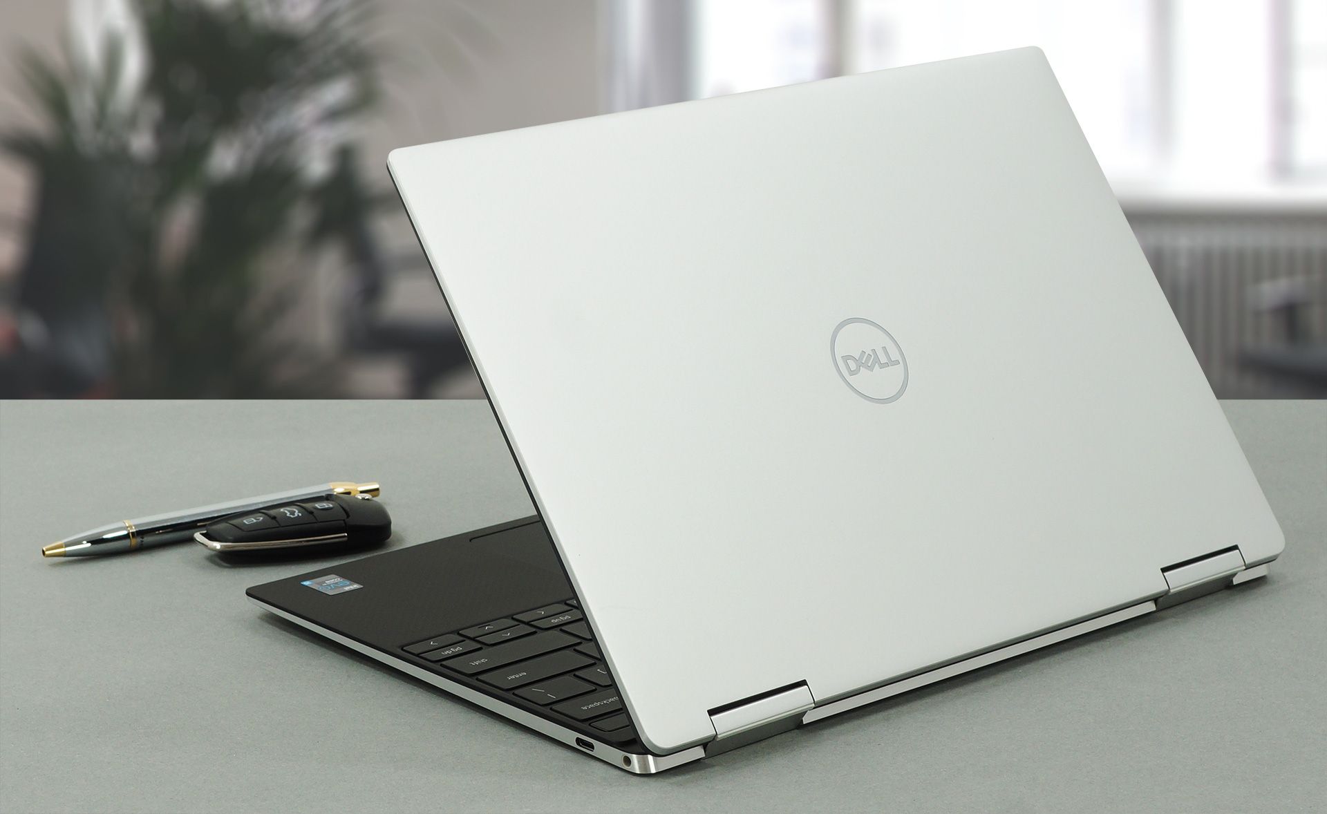 Dell XPS 13 9310 – Core i7 11th Gen, 16GB RAM, 512GB SSDThe  is a premium ultrabook crafted for professionals and creators who demand both style and performance.