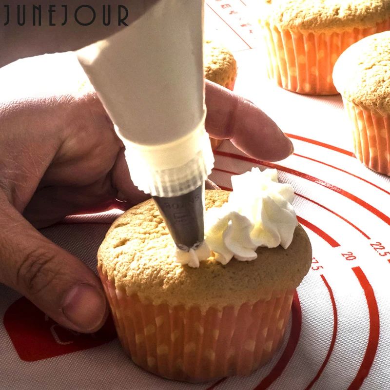 14Pcs/Set Icing Piping Nozzles Set with Pastry Bag Scraper Cream Tips Reusable Cake Decorating Tool