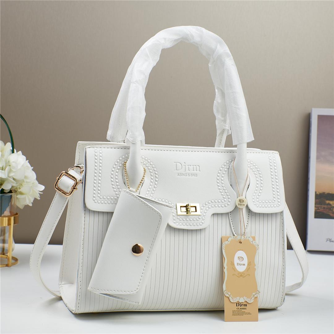 Latest 3 in One,Fashionablea and Classic High quality  women  tote handbags🔥🔥🔥
Very unique 💥