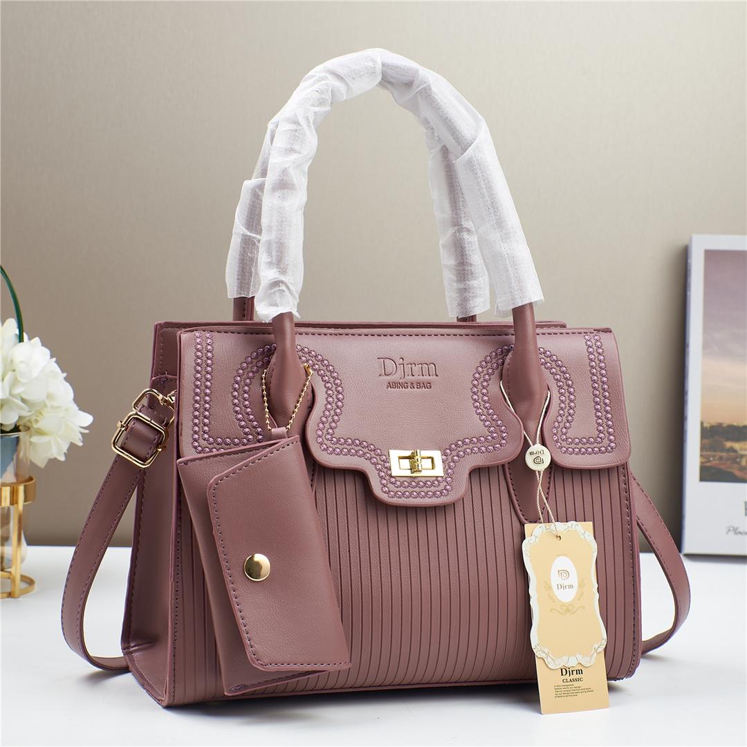 Latest 3 in One,Fashionablea and Classic High quality  women  tote handbags🔥🔥🔥
Very unique 💥